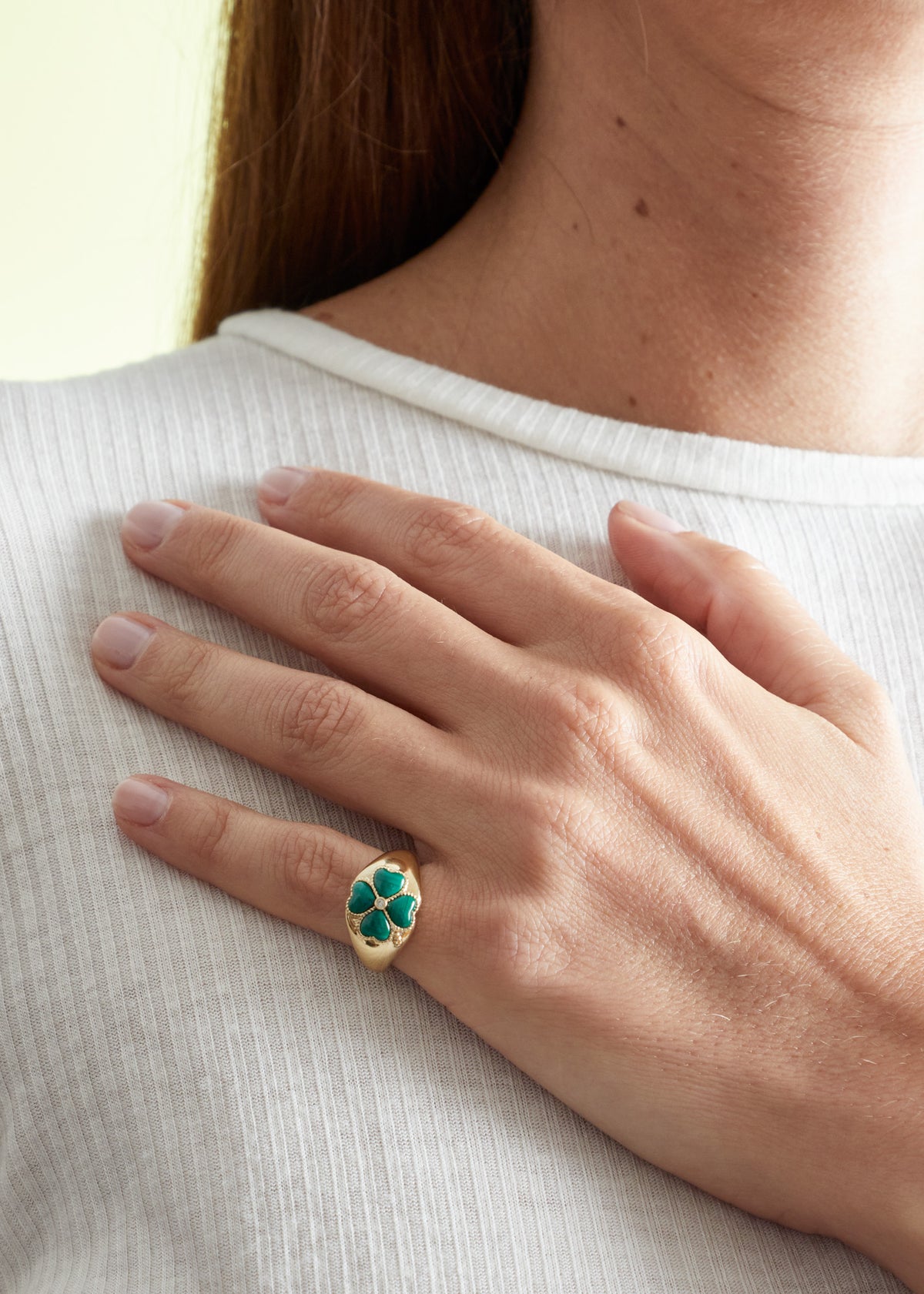 MINI BAGUE DOME TREFLE MALACHITE OR J