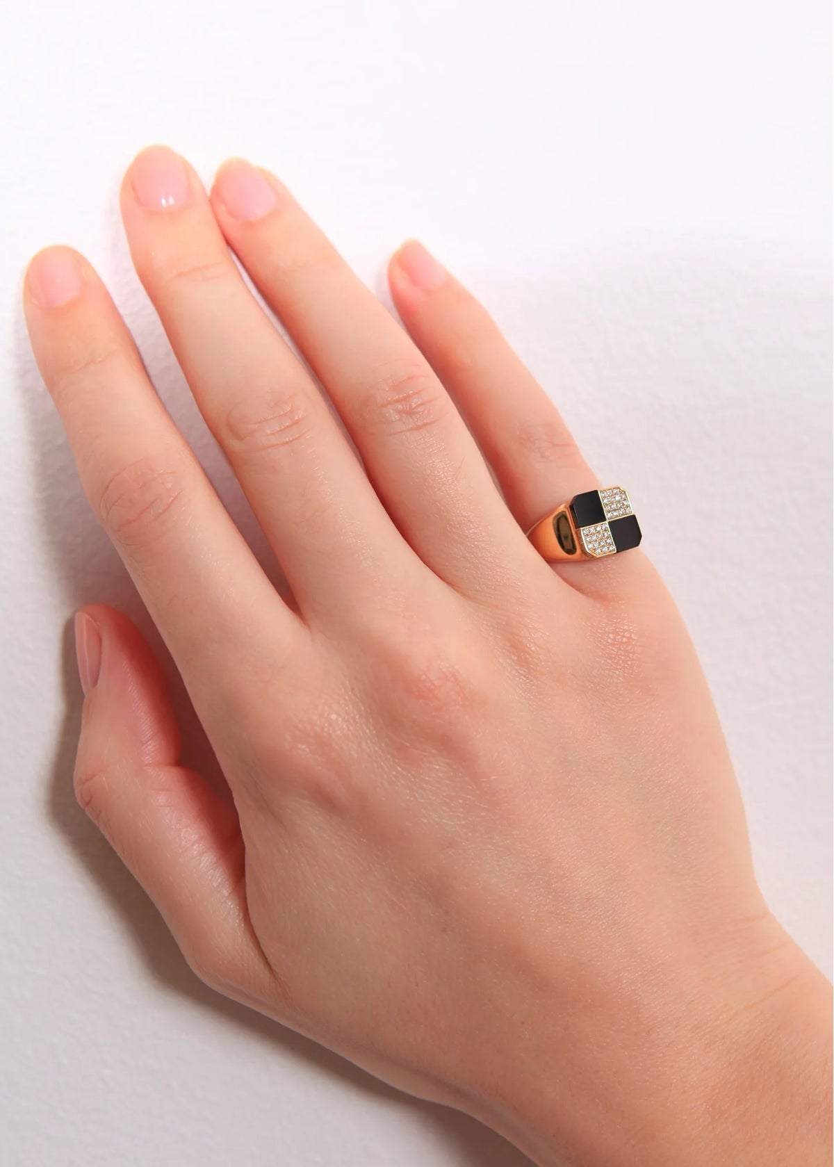 BLACK ONXY MINI DAMIER YELLOW GOLD SIGNET RING