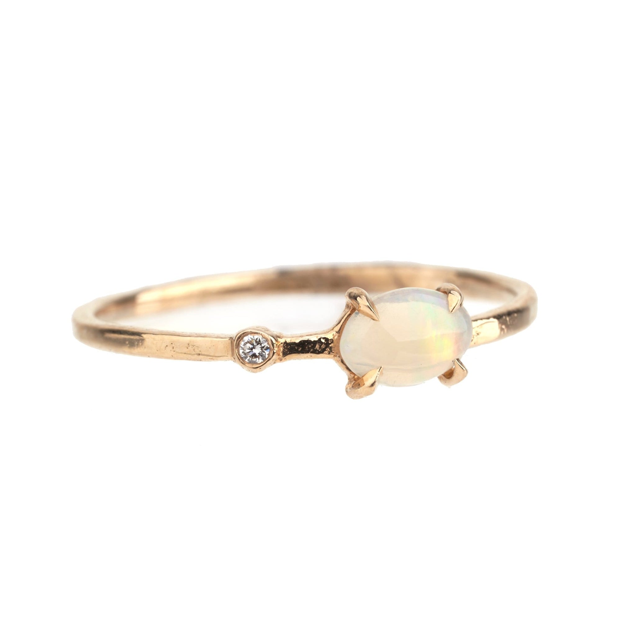 Wink Ring: Opal